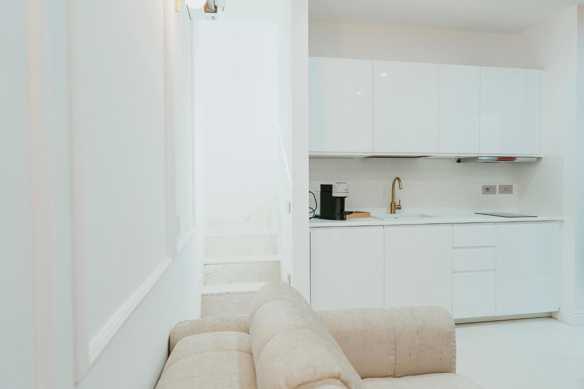 Luxury Apartment-Quartieri Spagn By Alux38 Наполи Екстериор снимка